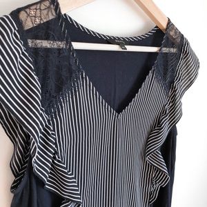 RW&Co navy stripes sleeveless blouse Sz. M